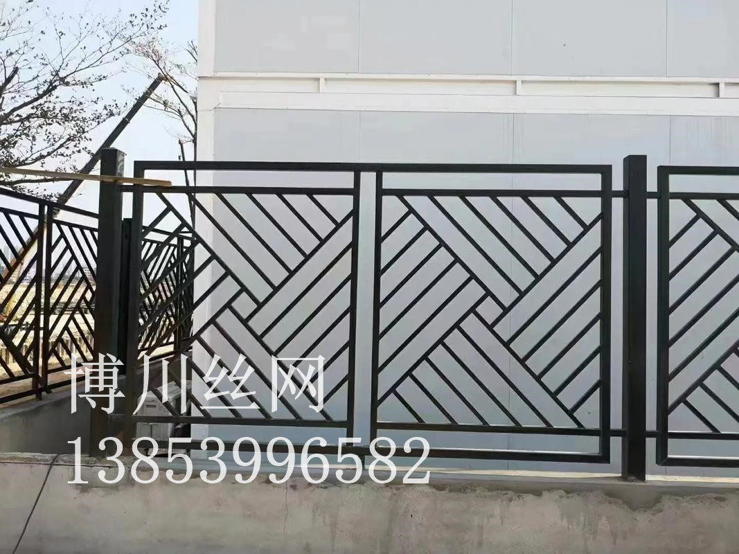花莲县球场围栏铁艺围墙护栏 - 一站式服务